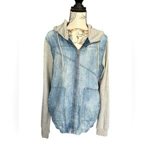 Volcom zip up chambray lightweight with gray hoodie and sleeves youth 12
